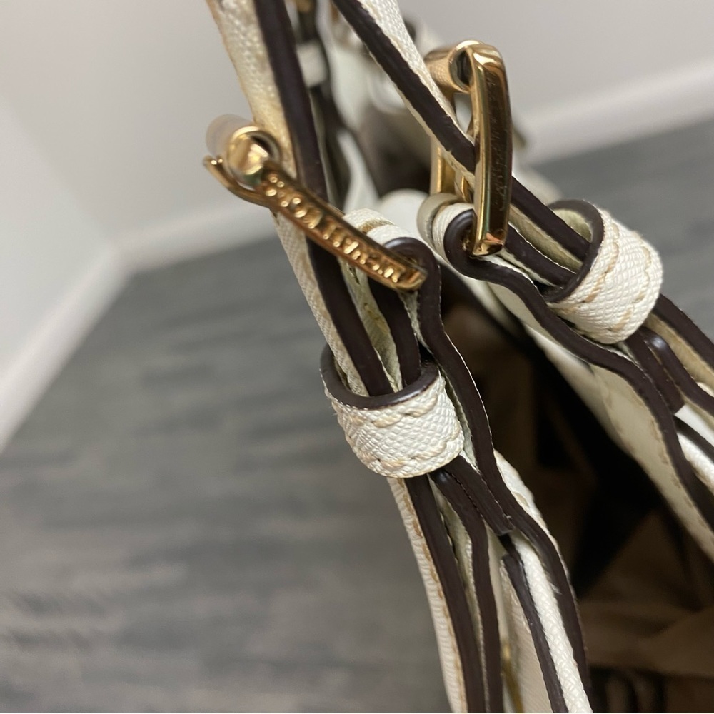 Michael Kors Jet Set White Saffiano Leather Travel Tote - Picture 9 of 17